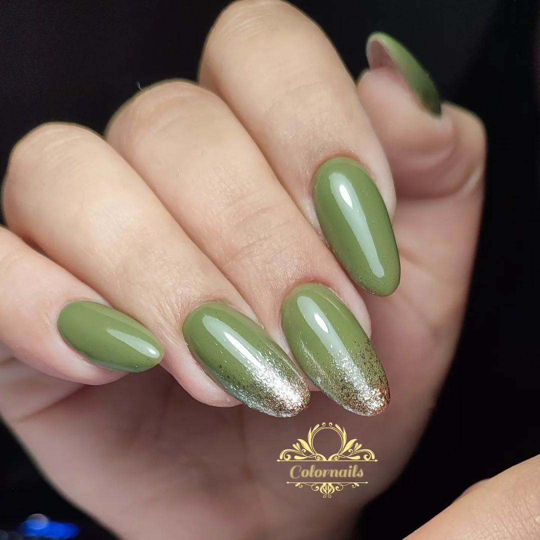 Unghie green pistacchio - Instagram: @colornails_lab
