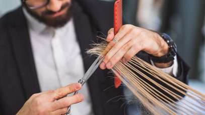 Addio a capelli spezzati e doppie punte - @adobestock.com